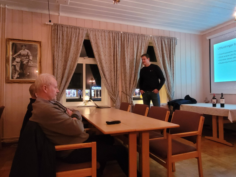 Andreas Nygård fra Flisa Bil forteller